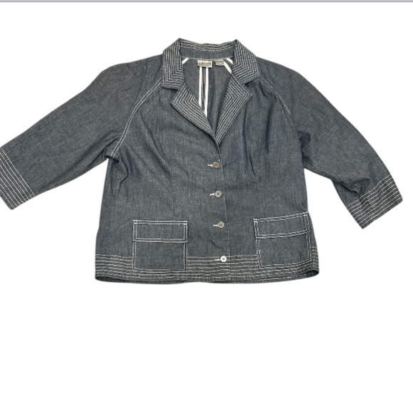 Chico's Light Weight Lt Blue Jacket, White Stitching Notched collar, size 8. EUC - Picture 1 of 7